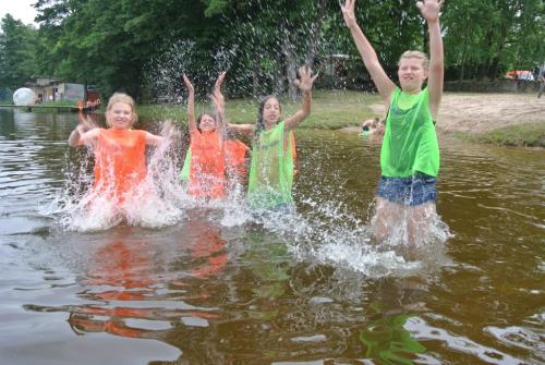 UNADJUSTEDNONRAW thumb 4cdf